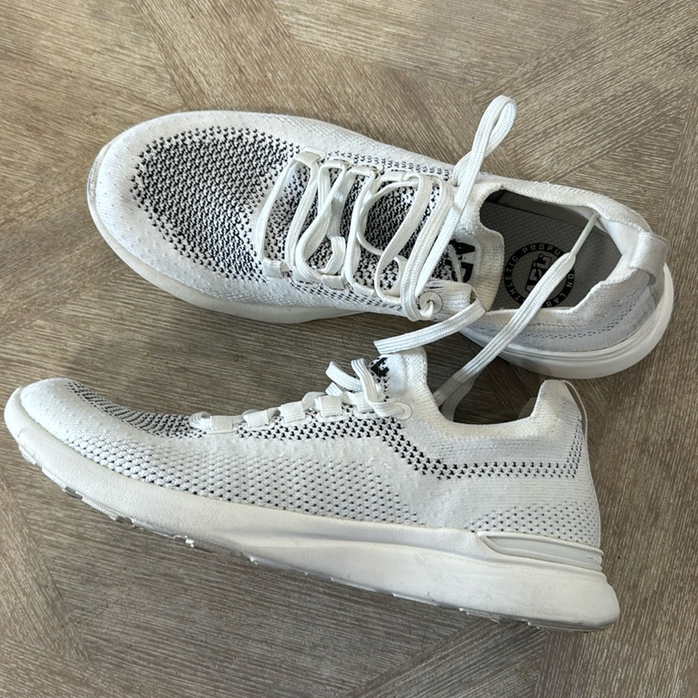 APL shoes